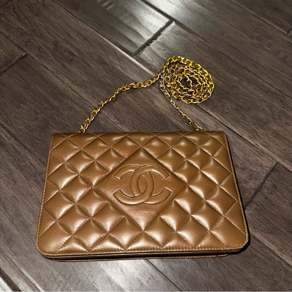 CC Tan Quilted Crossbody Bag - Picture 12 of 15